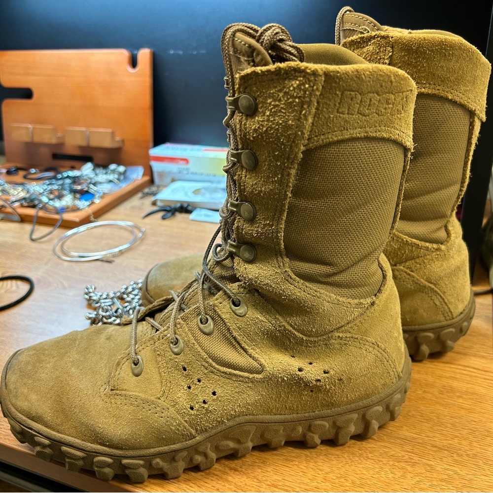 Rockeys I only worn for one month during BCT Men’s 7.5. broken in.